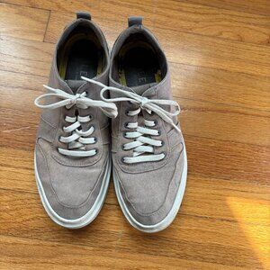 Tan/Gray and White Men's Cole Haan Canvas Sneakers in Size 7.5, GUC